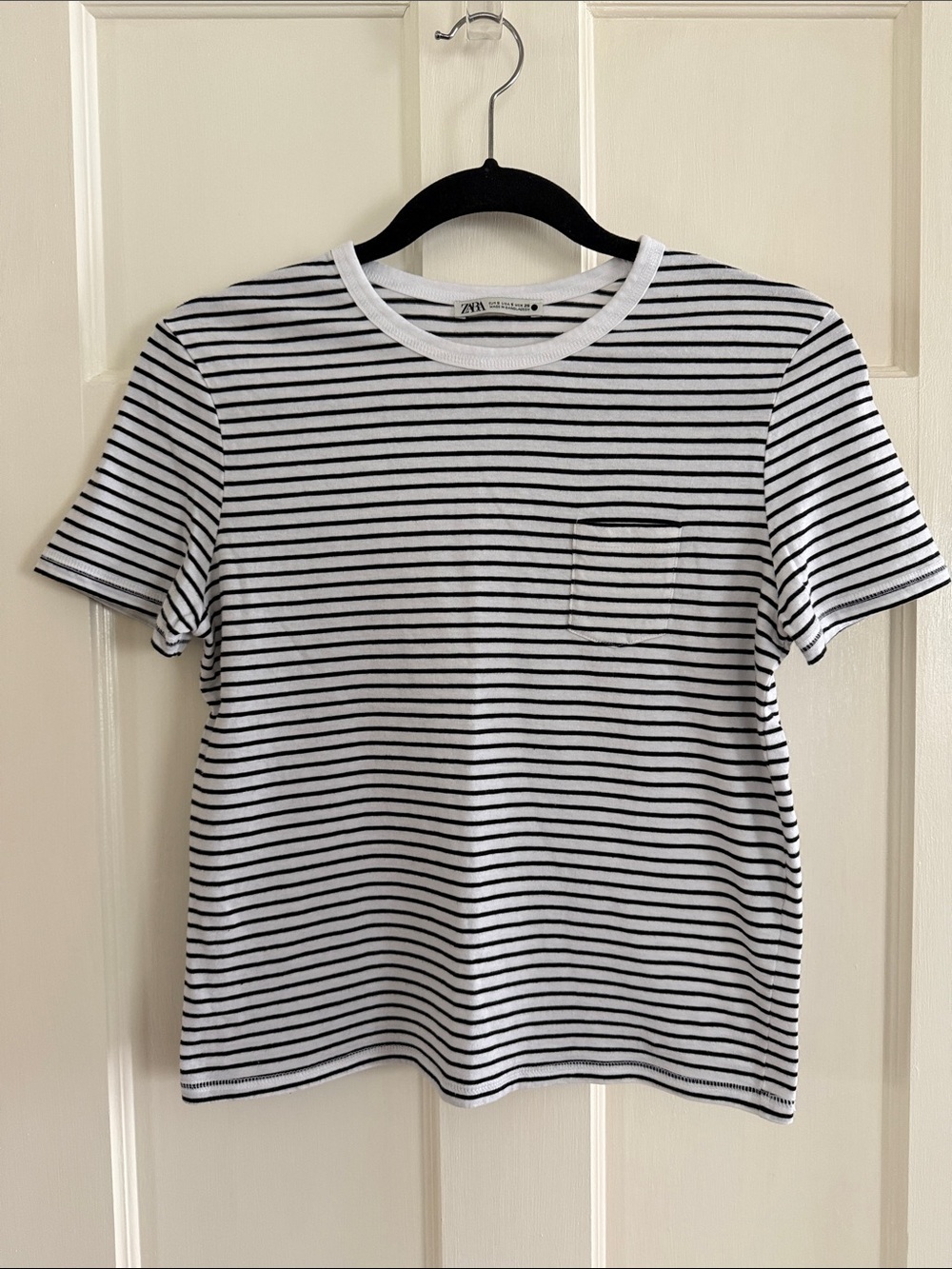 🦓 Zara white/black striped short sleeve pocket tee. Size S.